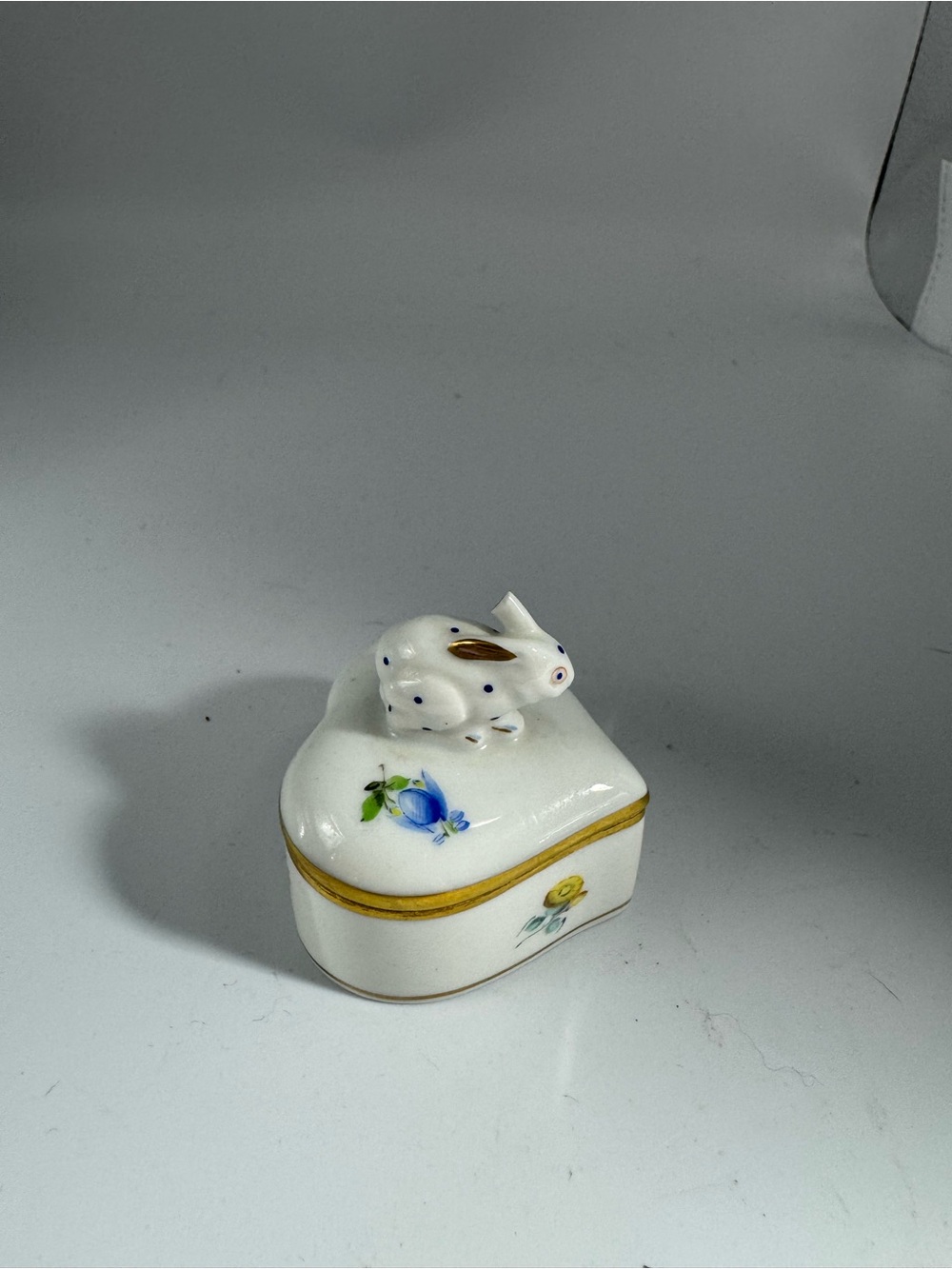 Herend (Hungary) Bunny Trinket Box with Floral Design “AS IS”
